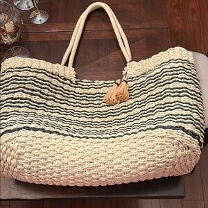 Elegant Woven Tote Bag - Black and Cream